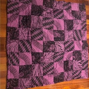 Manaola Purple and Black Quilt